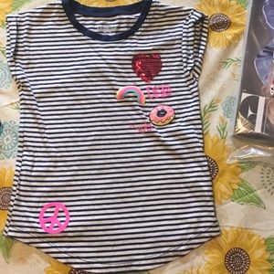 Very cute little girls name brand top! Size 4/5.